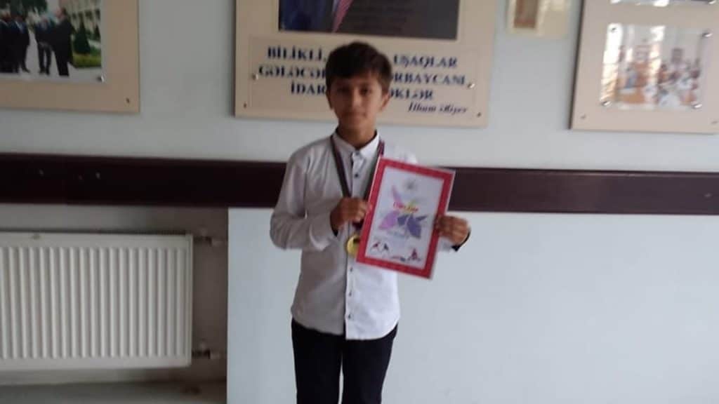 Arzu qəsəbə məktəbinin şagirdi 1-ci yerə layiq görülüb