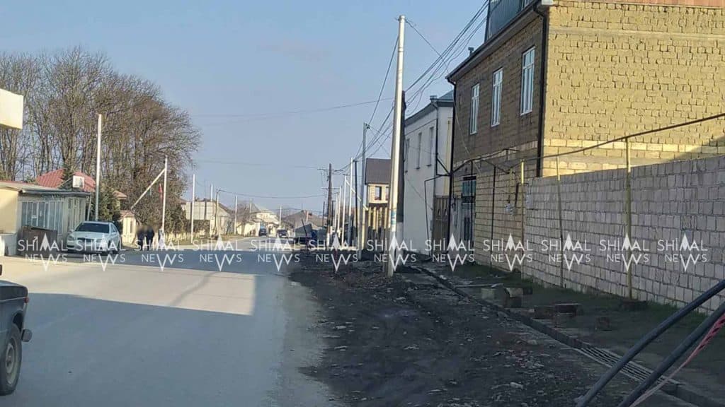Qonaqkənd yolunda işıqlandırma işləri aparılır