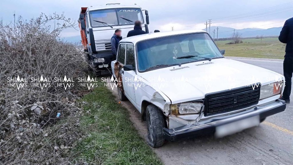 Xaçmaz-Bakı yolu: 3 minik vasitəsi toqquşub