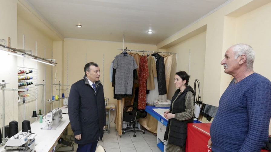 Qusar: Sahil Babayev müharibə veteranının atası və müharibə veteranının kiçik biznesləri ilə tanış olub