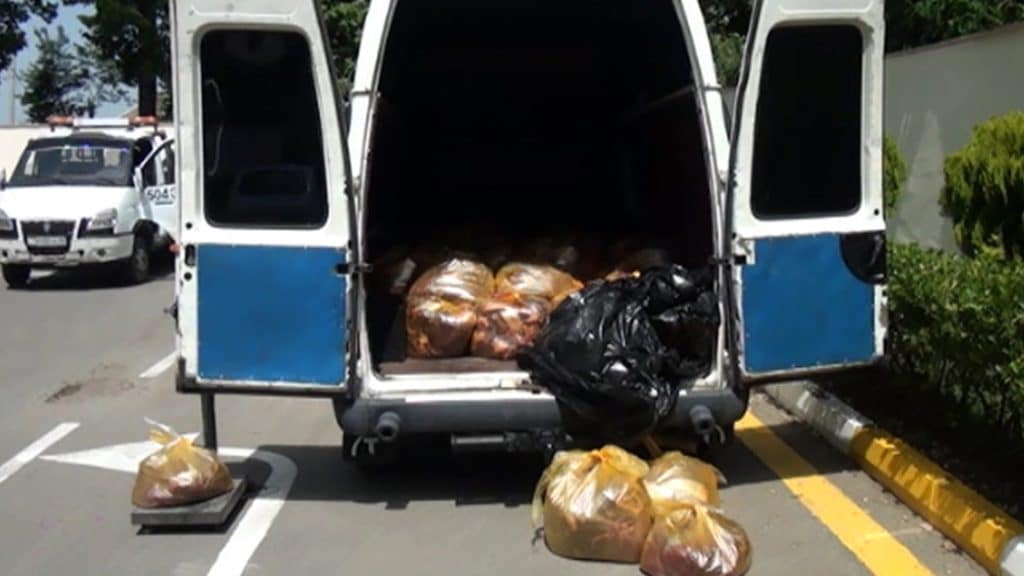 İsmayıllı sakininin avtomobilində 2 tona yaxın at əti aşkarlanıb