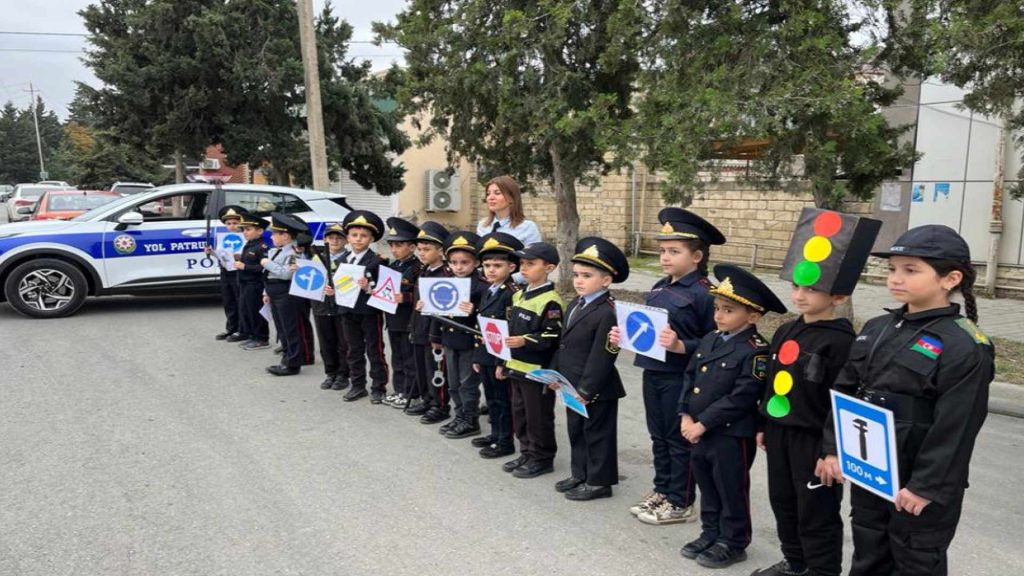Xaçmazda məktəblilər polis əməkdaşları olublar