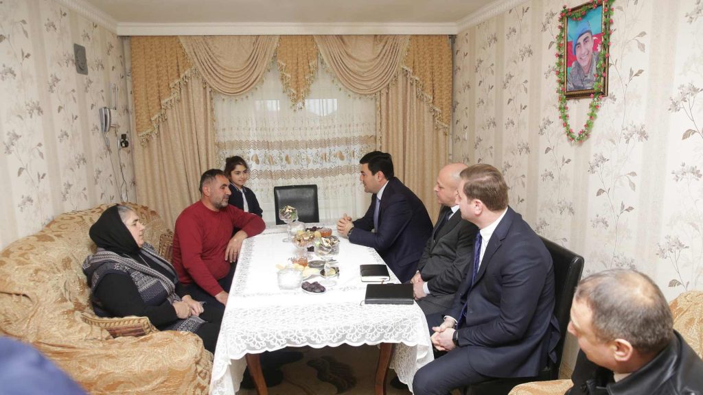 Xaçmaz: Bayram ərəfəsində şəhid ailələrinə baş çəkilib