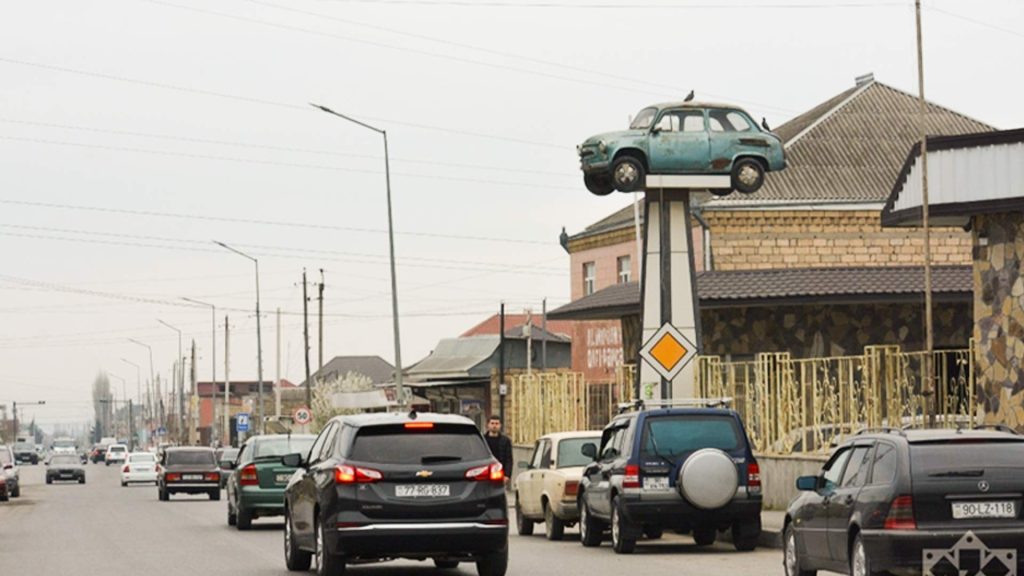 Xaçmazda “Zapı” avtomobillərin üzərində yüksəlir