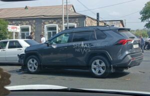 Quba şəhərinin Şah İsmayıl Xətai küçəsində iki avtomobil toqquşub