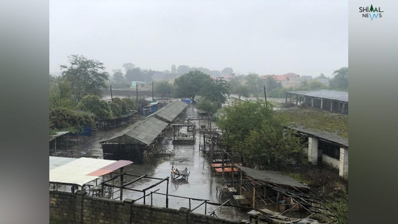 Xudatda bazarın yolları yararsız vəziyyətdədir