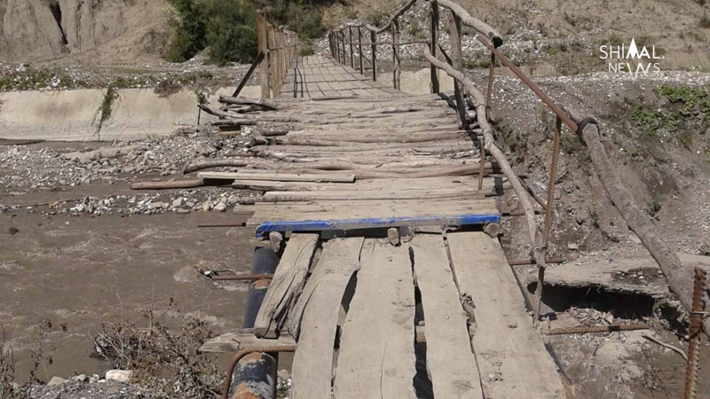 Qubada kəndləri birləşdirən körpü yararsız haldadır