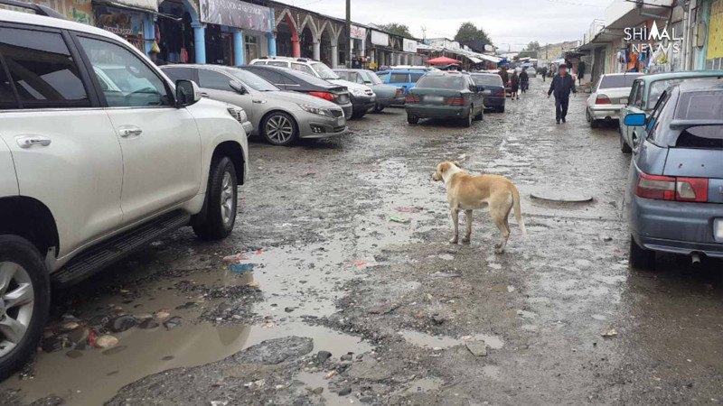 Qubada bazara qedən əsas yol yararsız vəziyyətdədir