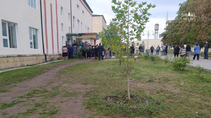 Qubada tibbi arayış almaq üçün növbələr var