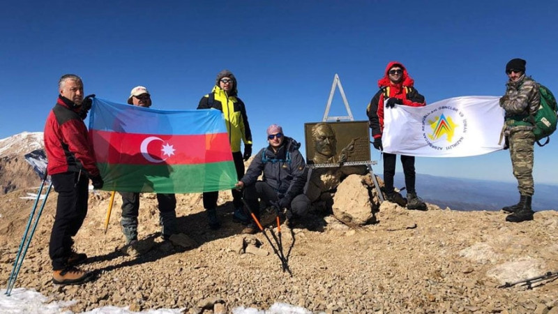 Qubada Heydər zirvəsinə yürüş təşkil edilib
