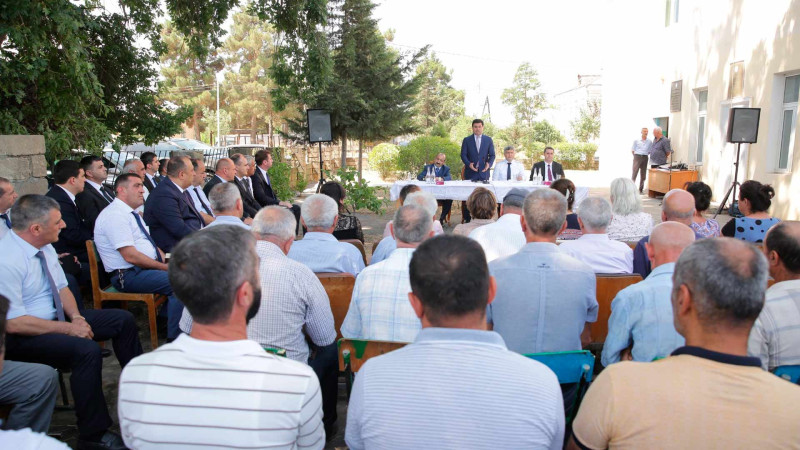Xaçmazın icra başçısı növbəti dəfə sakinlərlə görüşüb
