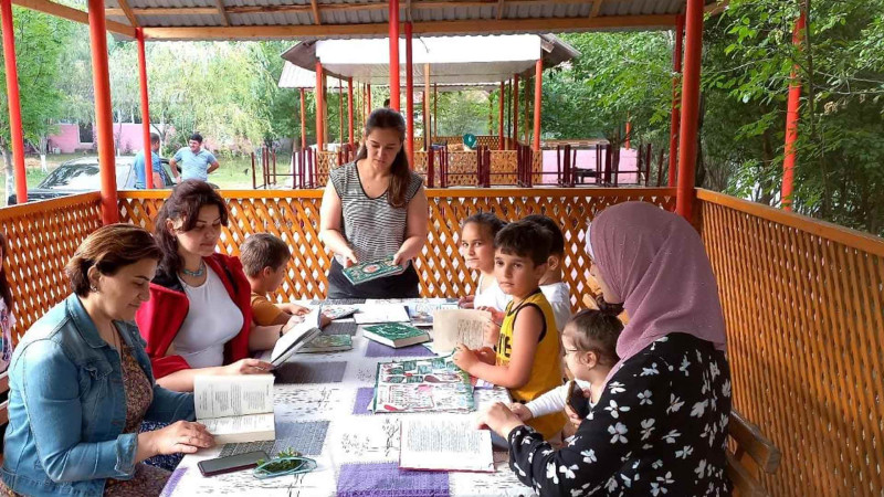 Qubada şəhid Tamerlan Əliyevin ailəsi səyyar kitabxana xidmətindən yararlanıb