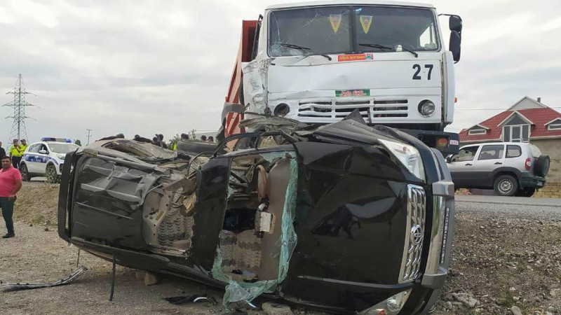 Xaçmazda ağır qəza baş verib: ölən və yaralanan var