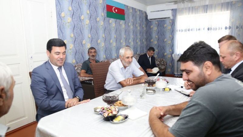 Xaçmaz: icra başçısı Vətən müharibəsi qazisinə baş çəkib
