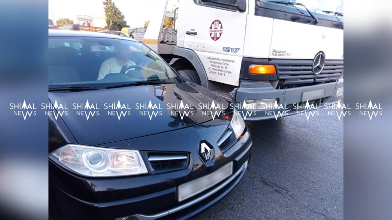 Xaçmazda evakuator ilə minik avtomobili toqquşub