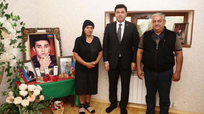 Xaçmaz: icra başçısı şəhid Anar Mürsəliyevin ailəsini ziyarət edib