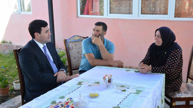 Xaçmaz: Elnur Rzayev qazilərin ailələrinin qayğıları ilə maraqlanıb