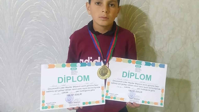 İsmayıllı: məktəbli qol güləşi yarışında qızıl medal qazanıb