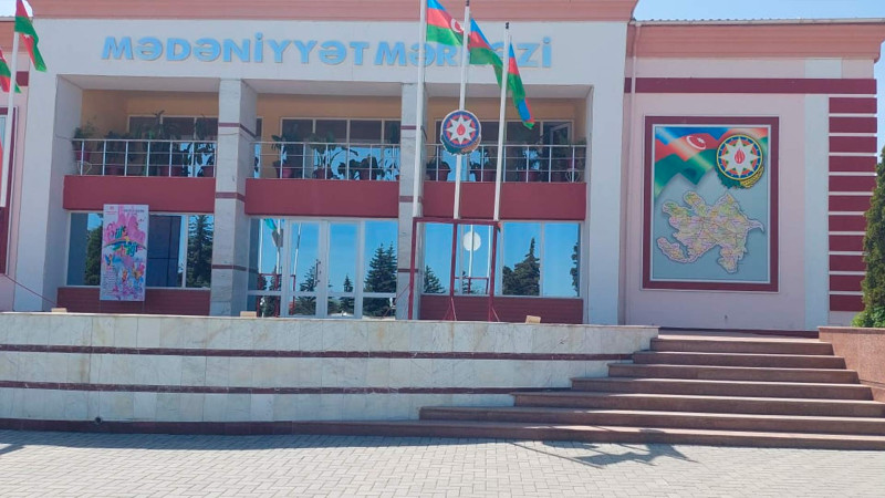 Qusar teatrı Bakıda “Poni” əsərini səhnəyə qoyub
