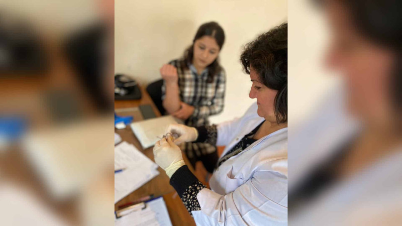 Quba: həkimlər kəndlərdə qadın və uşaqları müayinə ediblər