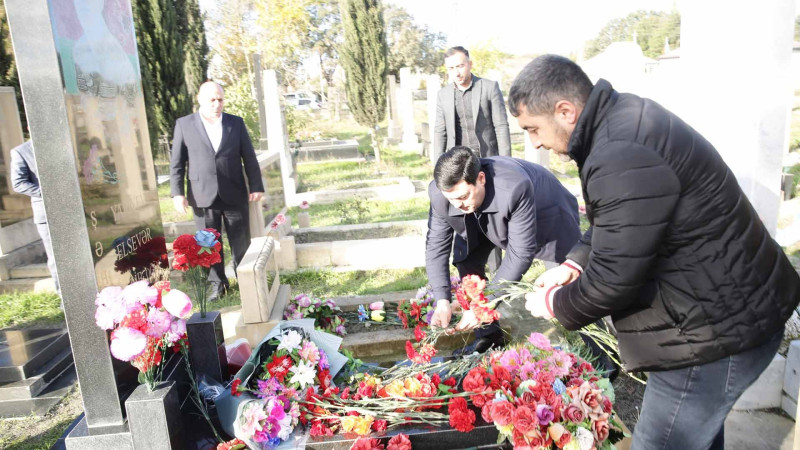 Xaçmaz: Elnur Rzayev şəhidlərin məzarlarını ziyət edib