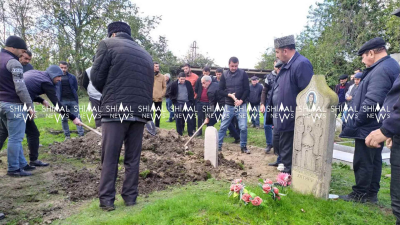 Qubada sakinlər şəhid atasının dəfnində iştirak ediblər
