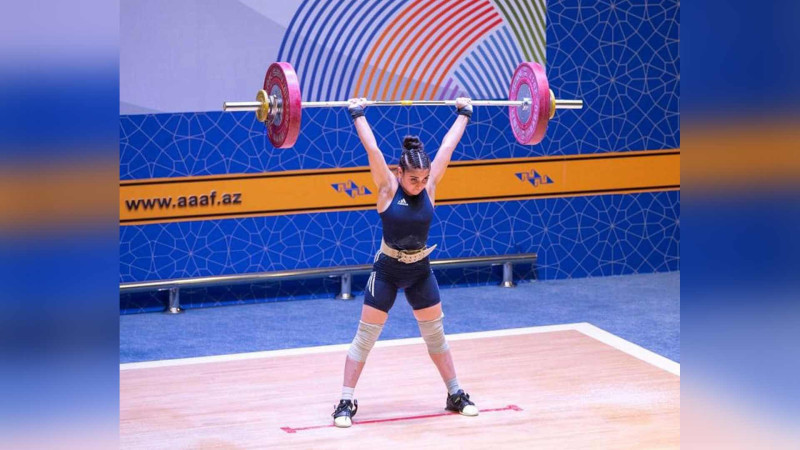 İsmayıllı: qadın idmançı ağır atletika üzrə yarışda birinci olub