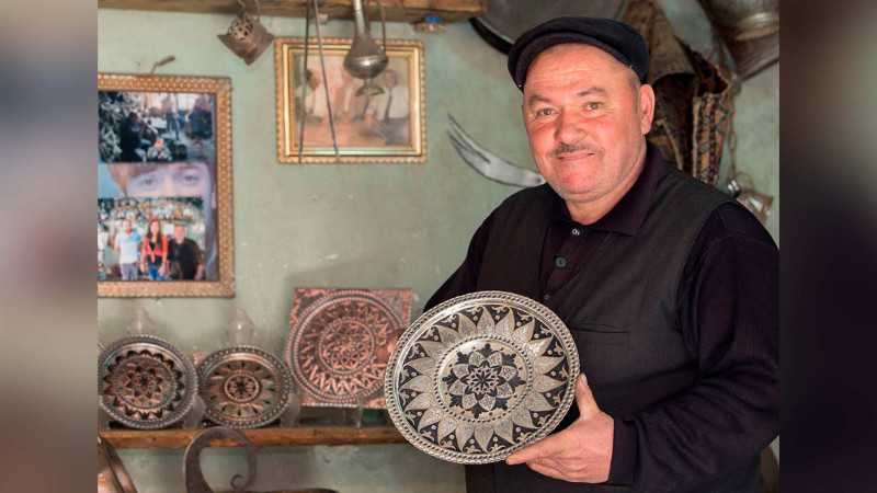 Kəbləmi usta 52 ildir İsmayıllıda misgərliklə məşğul olur