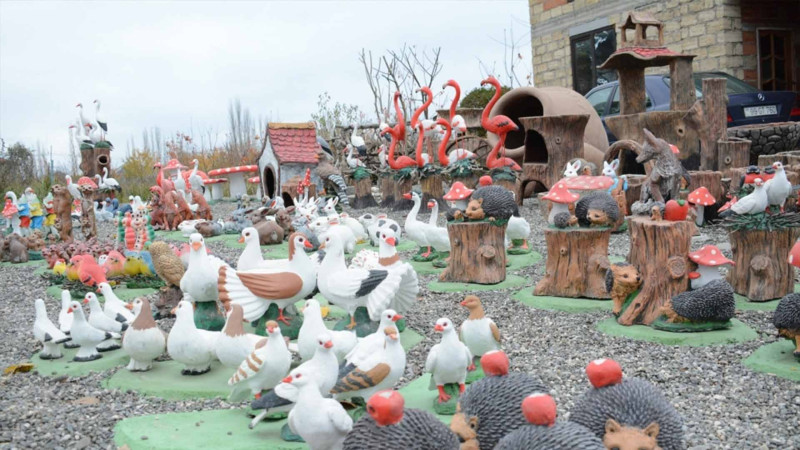 Qubalı sənətkarın əl işləri cansız zoopark yaradıb