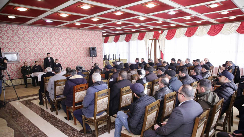 Xaçmaz: icra başçısı sakinlərlə fərdi qaydada görüş keçirib