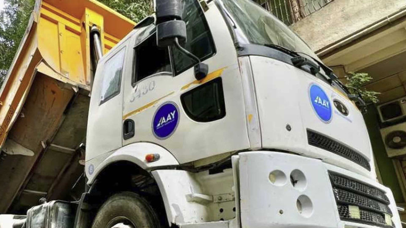 Qubada “KamAZ” “VAZ”-ı təkəri ilə əzib