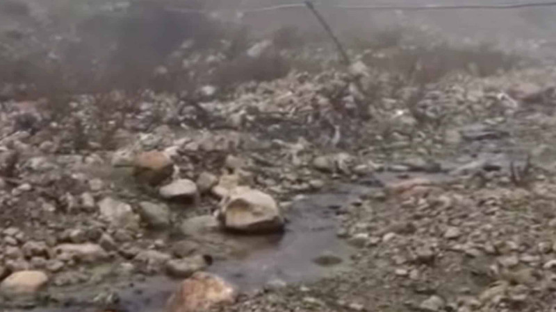 İsmayıllıda sel kəndi 2 yerə parçalayıb