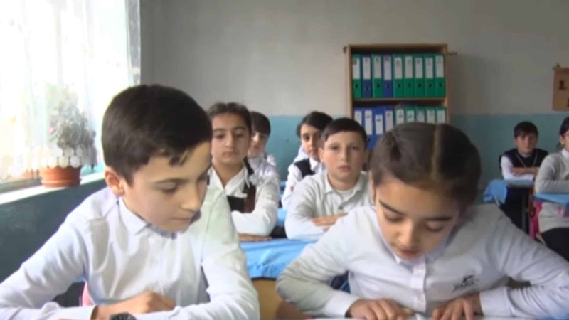 Xaçmazlı qız qeyri-adi bacarığı ilə diqqəti cəlb edib