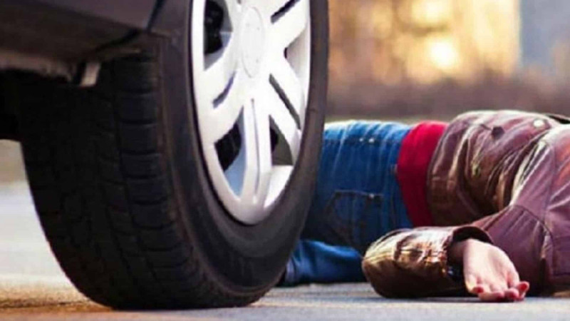 İsmayıllıda yolu keçən piyadaları avtomobil vurub