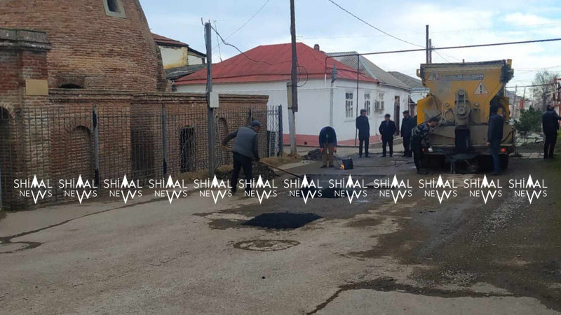 Qubada avtomobil yollarının təmiri davam edir
