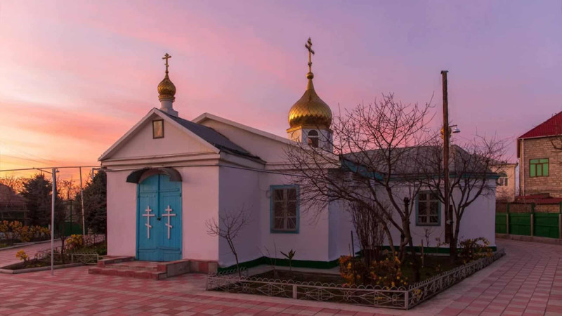 77 il fəaliyyət göstərən Xaçmazın Müqəddəs Nikolay adlı pravoslav kilsəsi