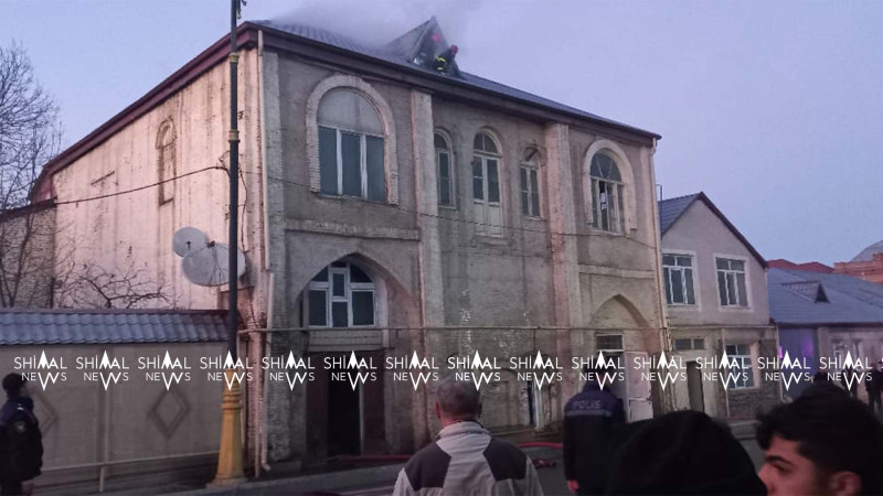 Quba: Səkinəxanım məscidinin yanında yataqxana yanır