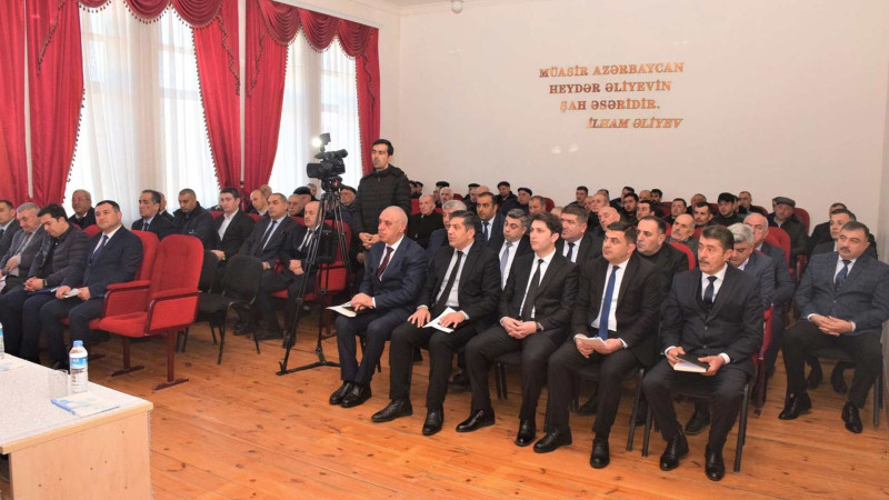 Qubanın icra başçısı sakinlərlə səyyar görüş keçirib