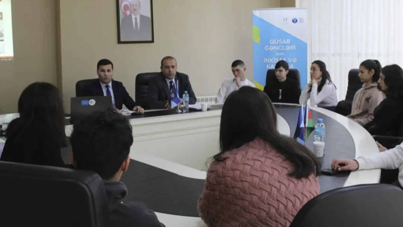 Qusarda ali təhsili olmayan gənclərlə görüş keçirilib