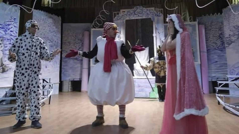 Qusar teatrı Xudata qonaq gəlir