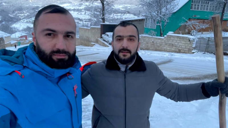 Quba: 2 dost məktəbliləri və müəllimləri düşünərək gözəl addım atıb