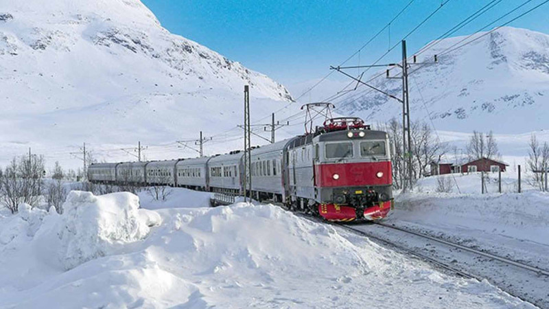 Ekspertlər Xaçmaz-Quba-Şahdağ dəmir yolu haqda fikirlərini bildiriblər