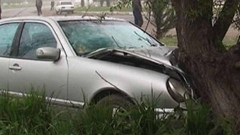 İsmayıllıda qəzaya düşən sürücü xəsarət alıb