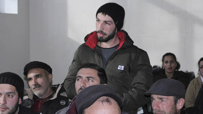 İsmayıllı: Yeniyolda icra başçısı sakinlərlə görüşüb