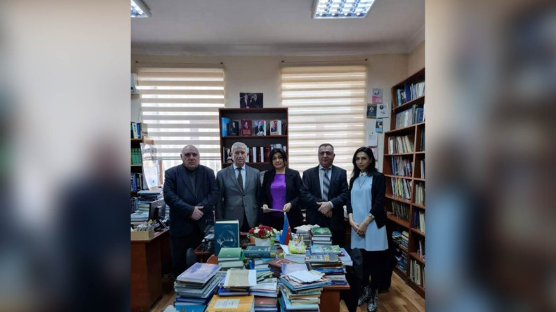 Quba: universitetin kitabxanasına yüzlərlə kitab hədiyyə edilib