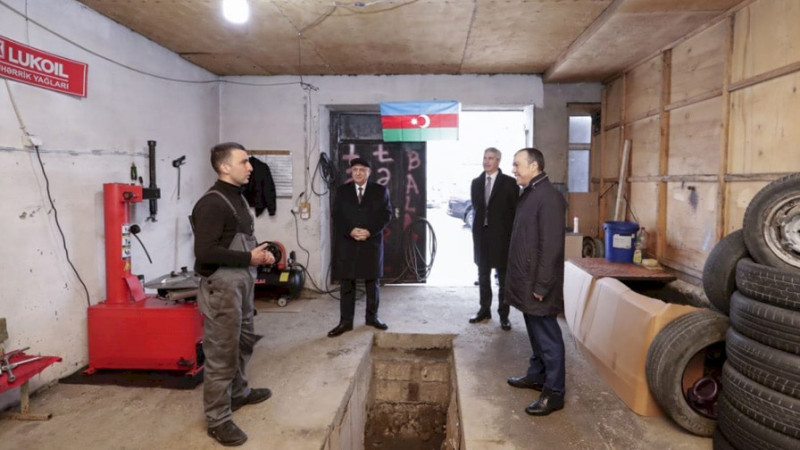 Qusar: Sahil Babayev müharibə veteranının atası və müharibə veteranının kiçik biznesləri ilə tanış olub