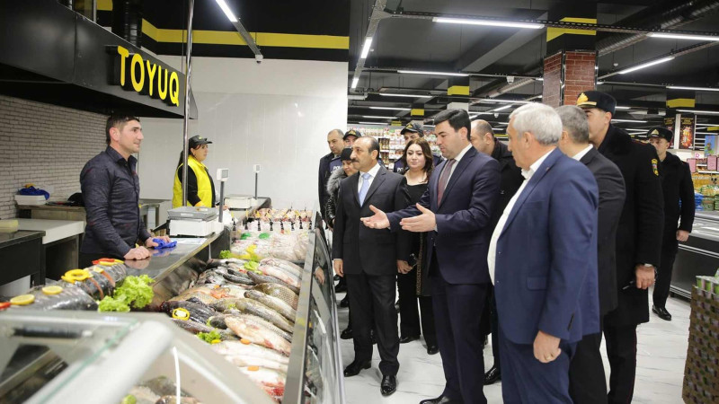 Xaçmaz: icra başçısı yeni marketin açılışında iştirak edib