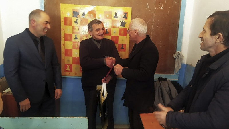 Xaçmazda müəllim Fəxri diplomla mükafatlandırılıb