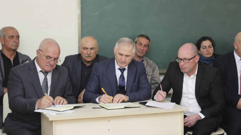 İsmayıllı: Şəbiyanda icra başçısı sakinlərlə görüşüb