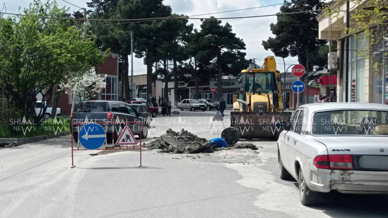 Xaçmazda uzun müddətdir partlayan su borusu təmir edilir